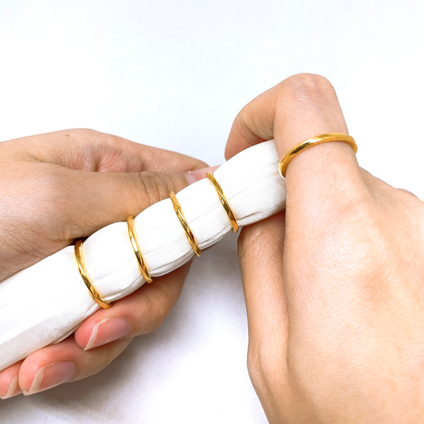 Hollow Minimalist Twist Ring