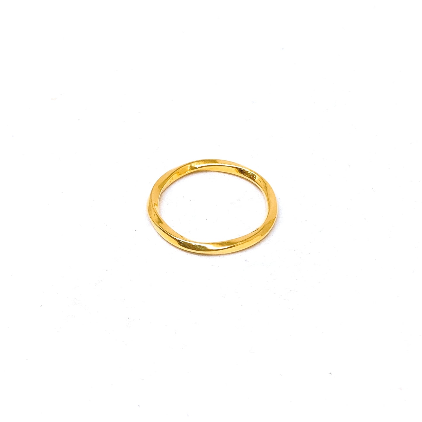 Hollow Minimalist Twist Ring