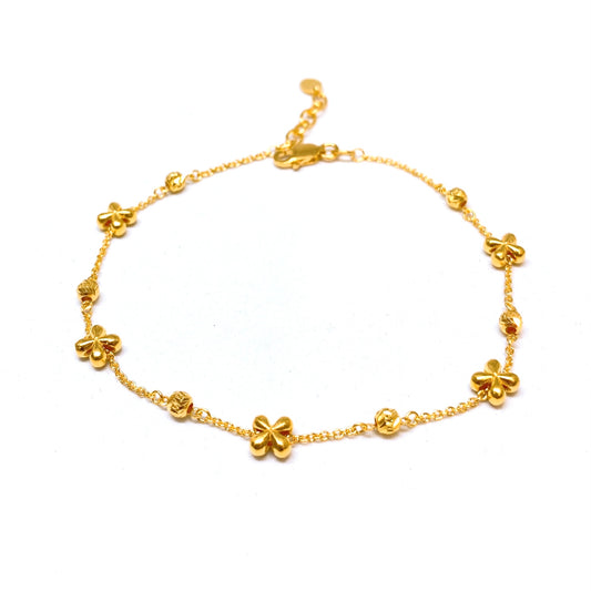 Dainty Dancing Clover With Beads Bracelet