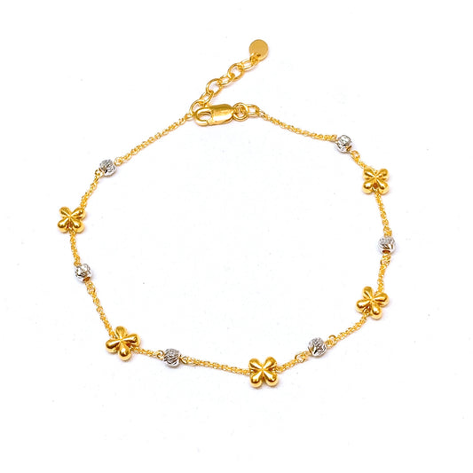 Two Tone Dainty Dancing Clover With Beads Bracelet