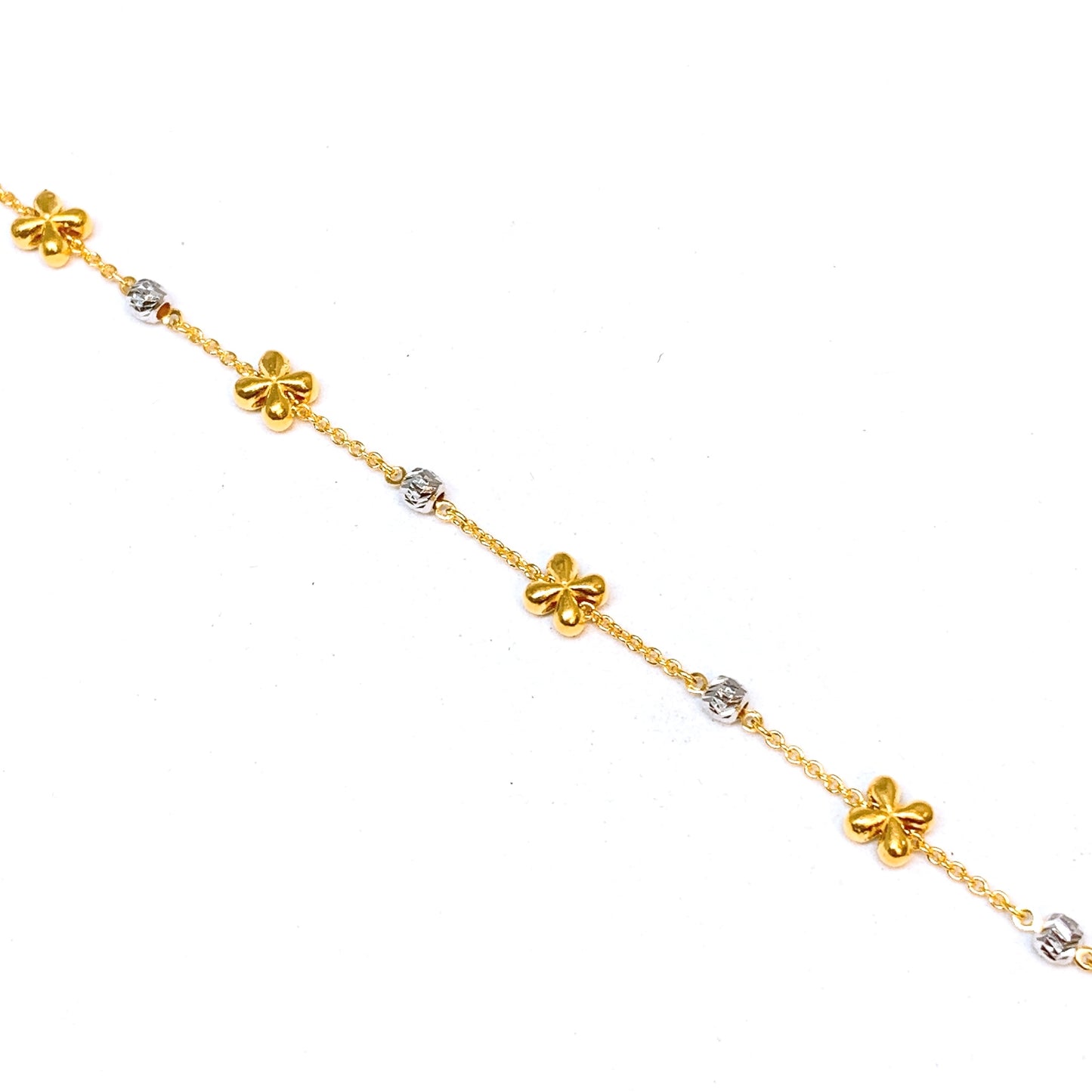 Two Tone Dainty Dancing Clover With Beads Bracelet