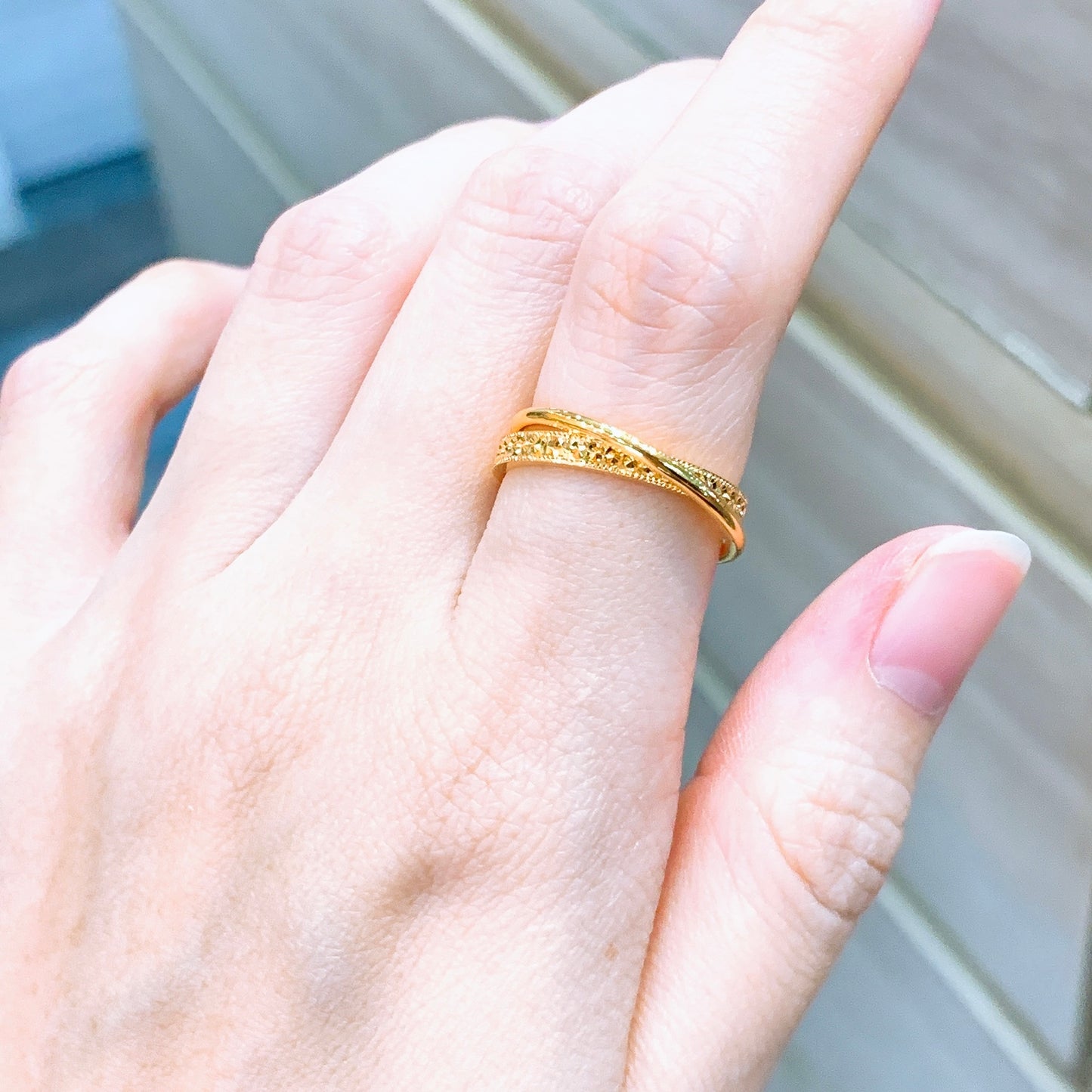 Interlinked Criss Cross Ring