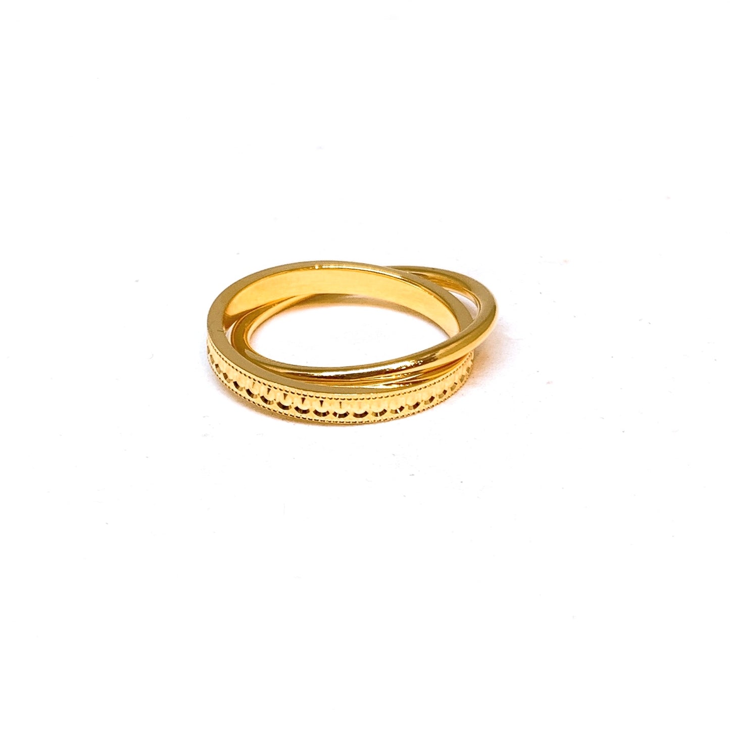 Interlinked Criss Cross Ring