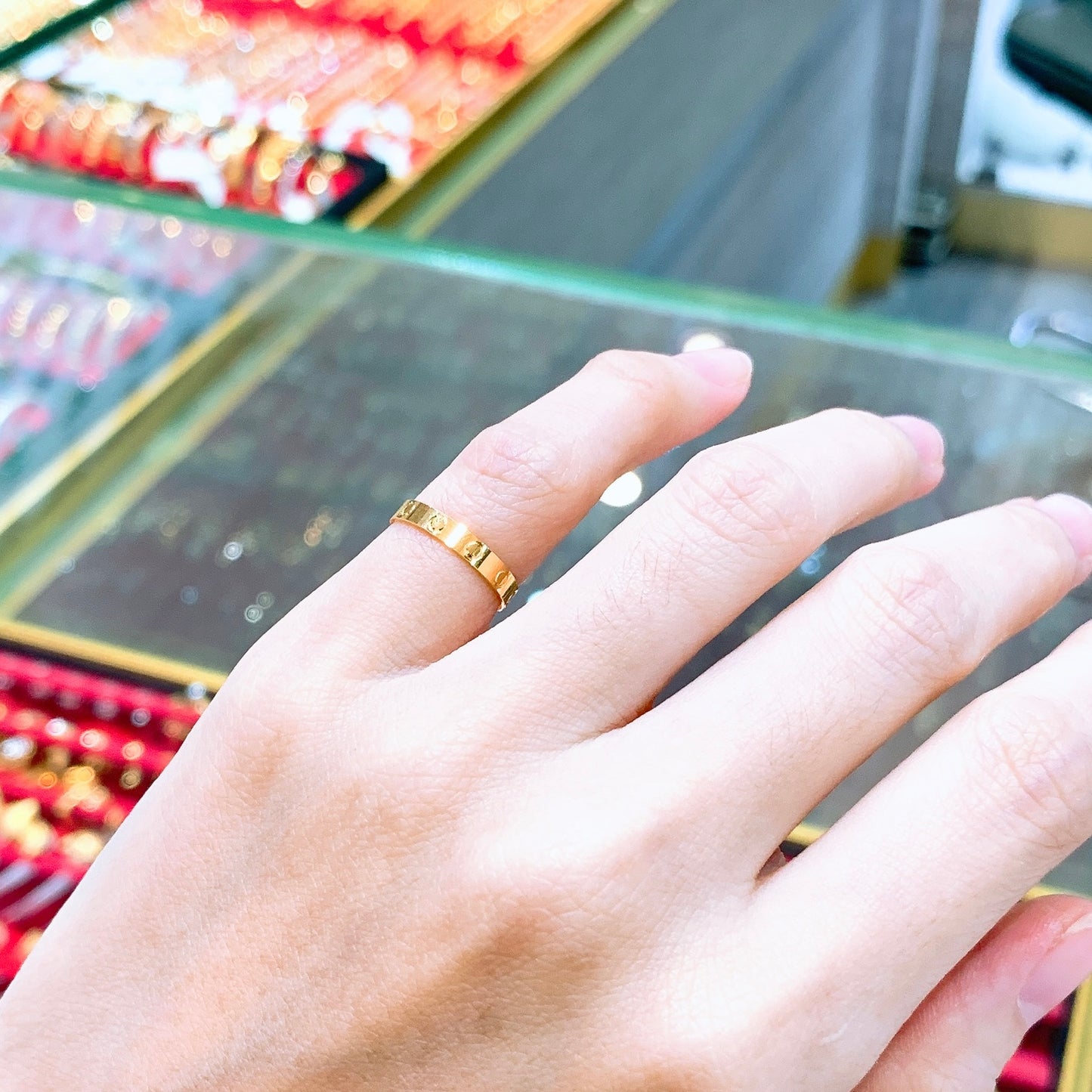 Thin Debossed Circle Ring