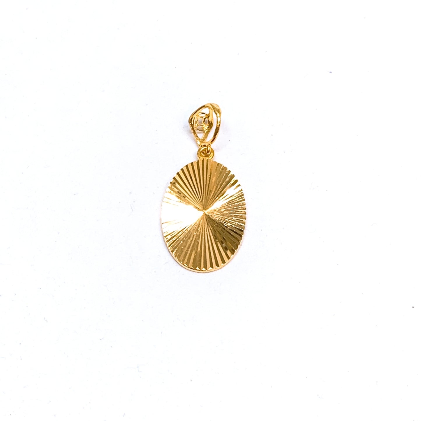 平安 Oval Pendant