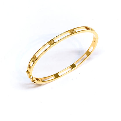 Crushed Ice Dotted Bangle - Oval